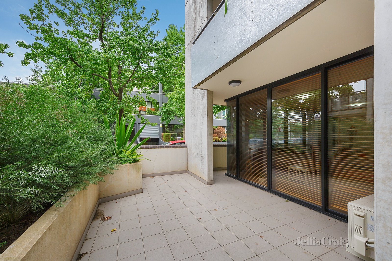 2/44 Burwood Road, Hawthorn image 4