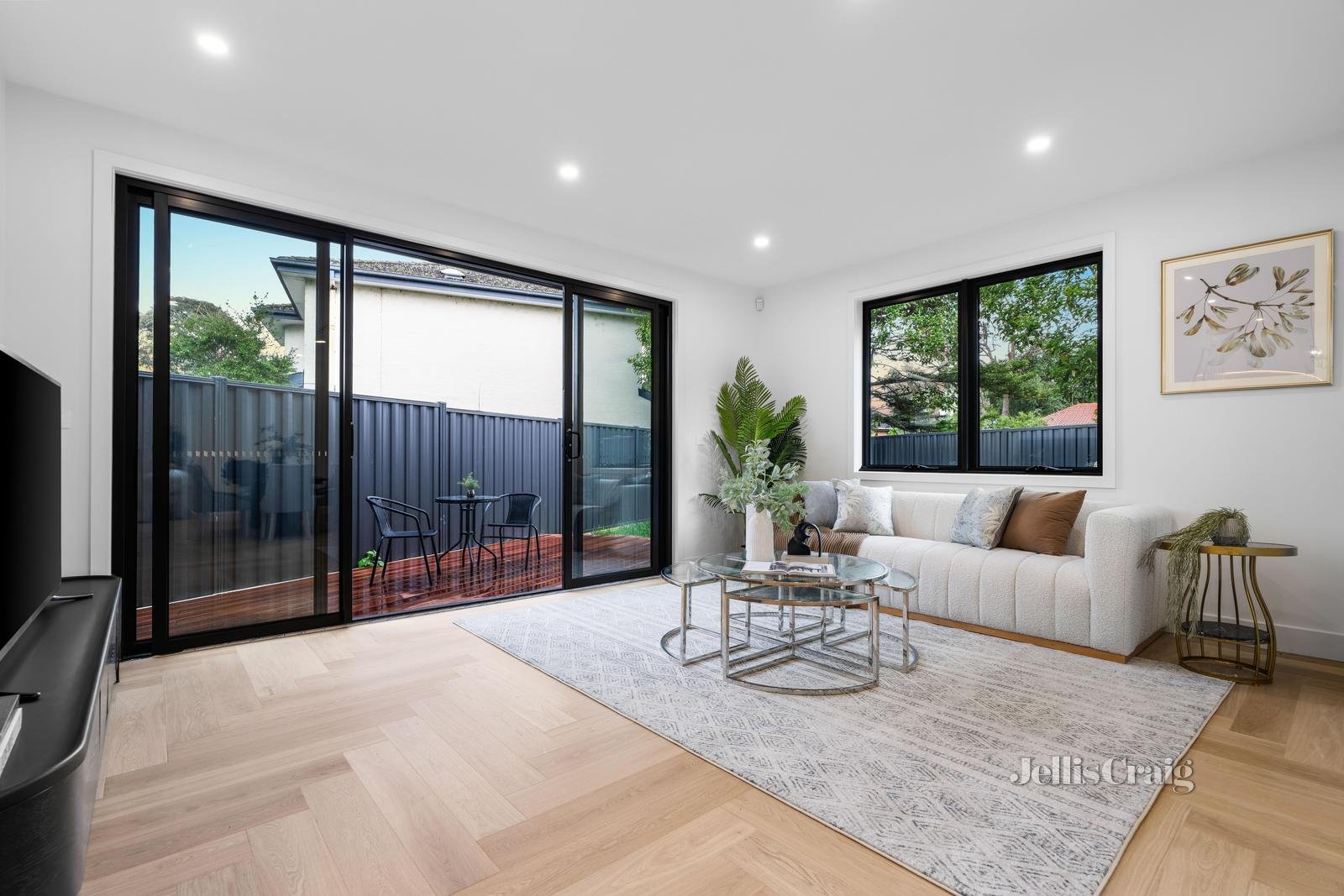 2/44 Delmore Crescent, Glen Waverley image 2