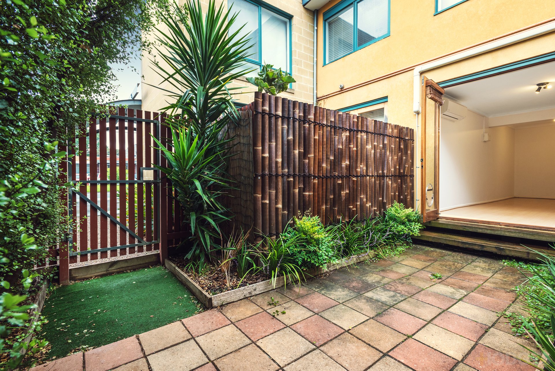 2 / 44 Evan Street Parkdale