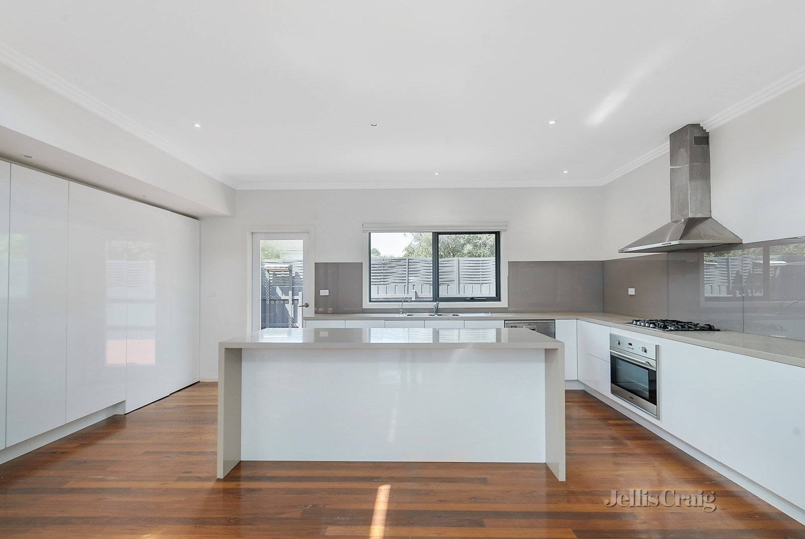 2/44 Gowrie Street, Bentleigh East image 3