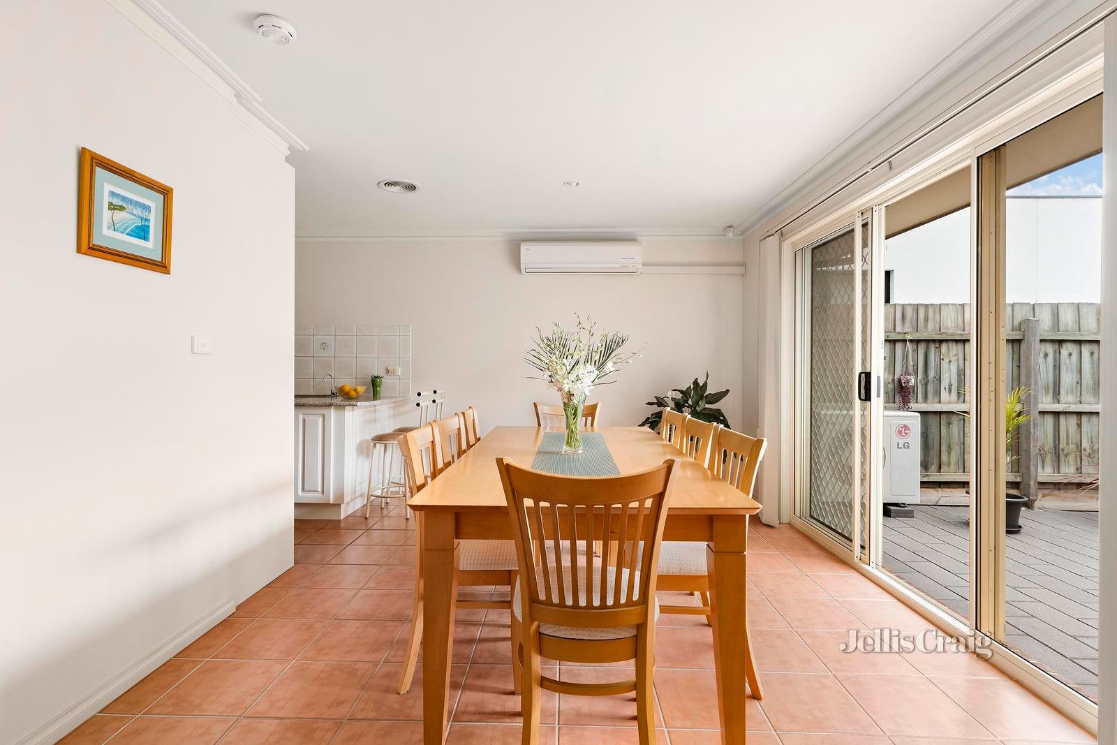 2/44 Mascoma Street, Strathmore image 4