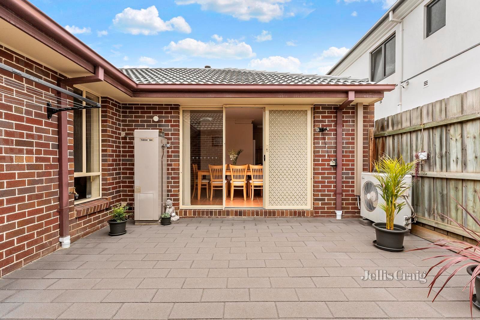 2/44 Mascoma Street, Strathmore image 8