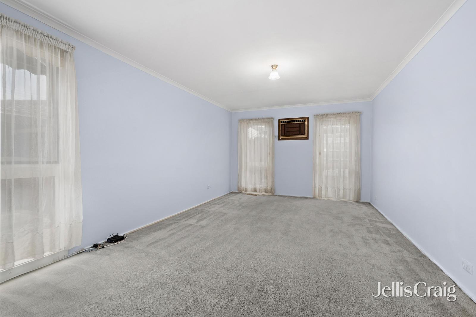 2/44 Royton Street, Burwood East image 3