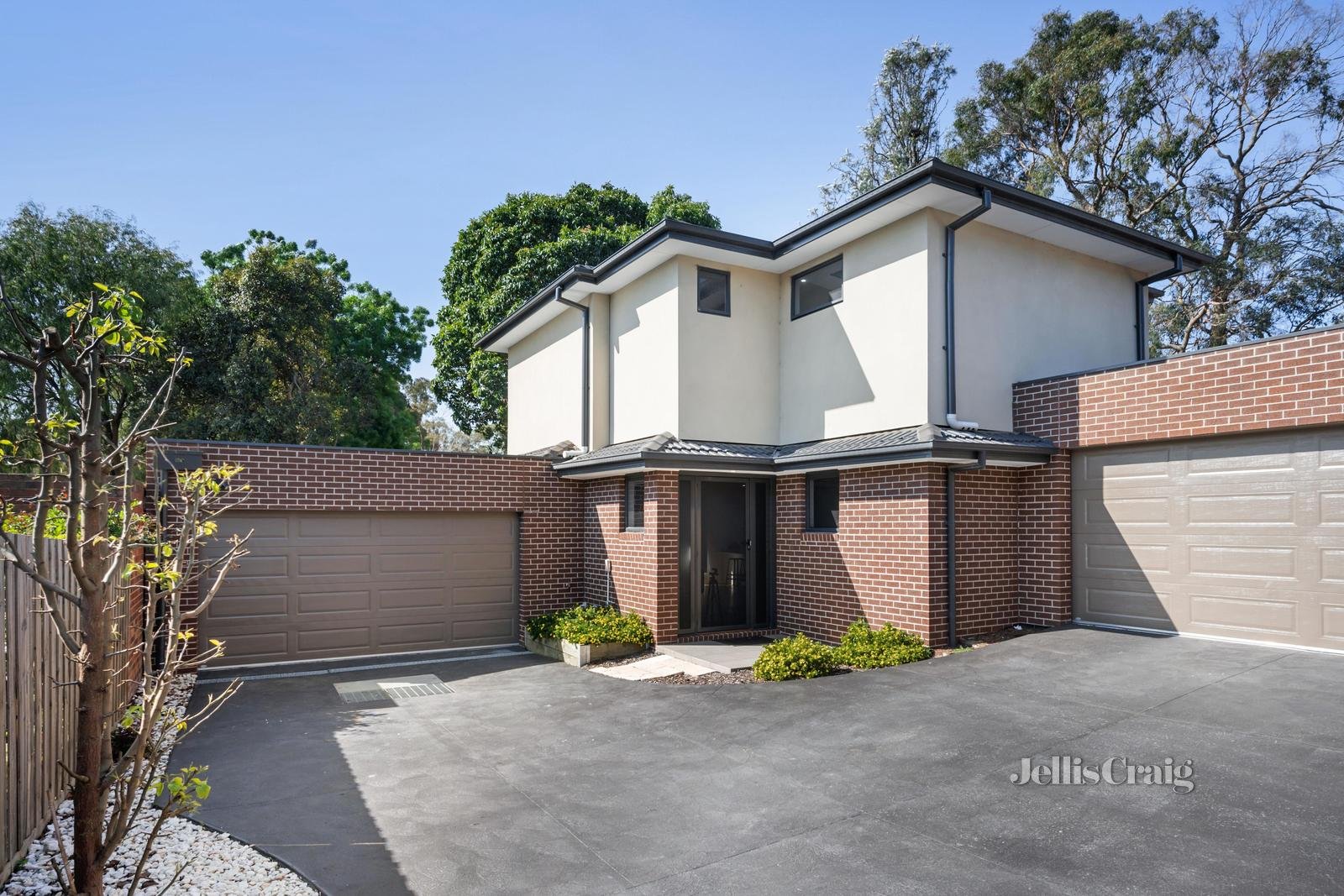 2/443 Waverley Road, Mount Waverley image 1