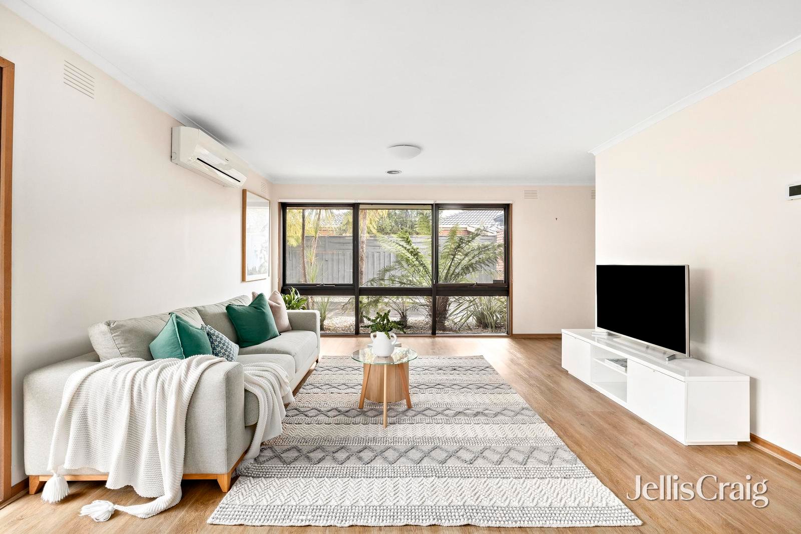 2/45 Albenca Street, Mentone image 2