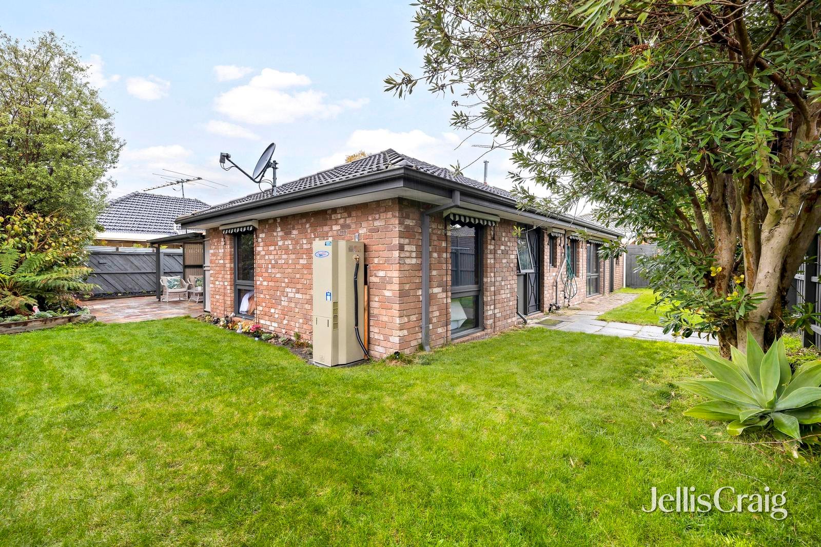 2/45 Albenca Street, Mentone image 14