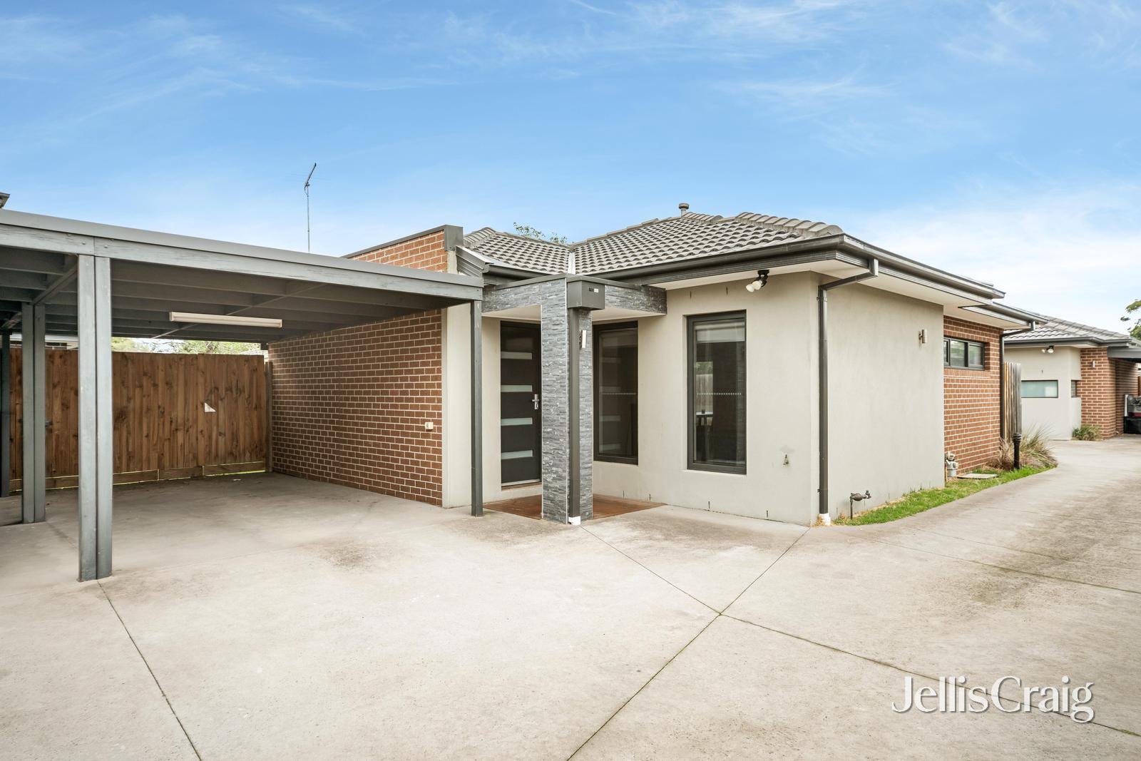 2/45 Barry Street, Seaford image 1
