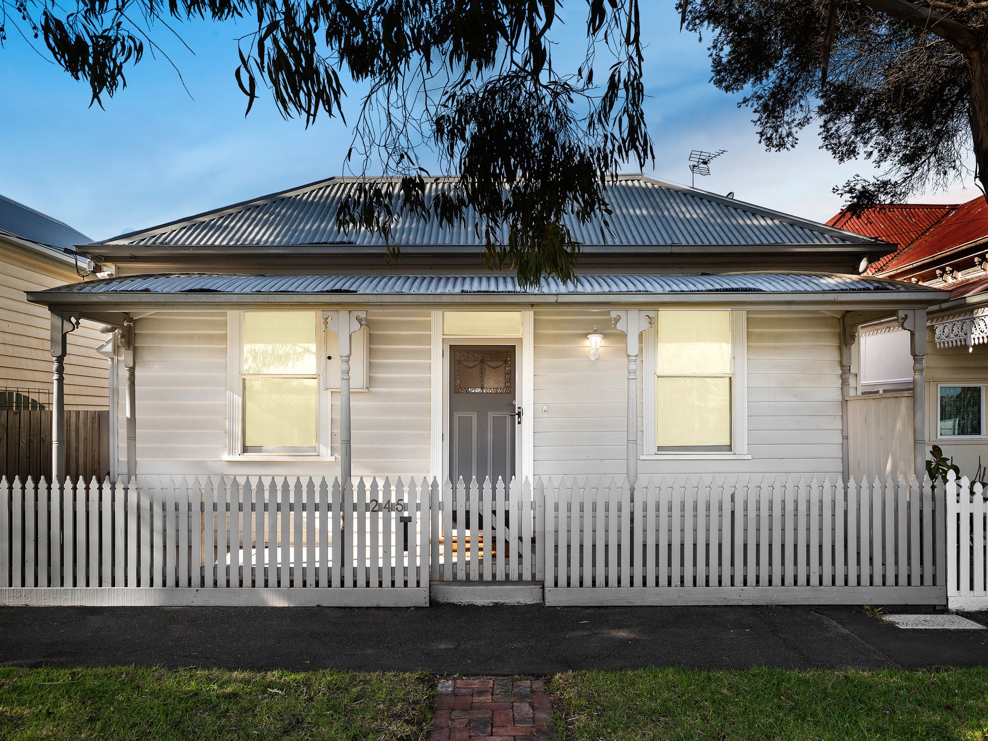 245 Bellerine Street, Geelong image 1