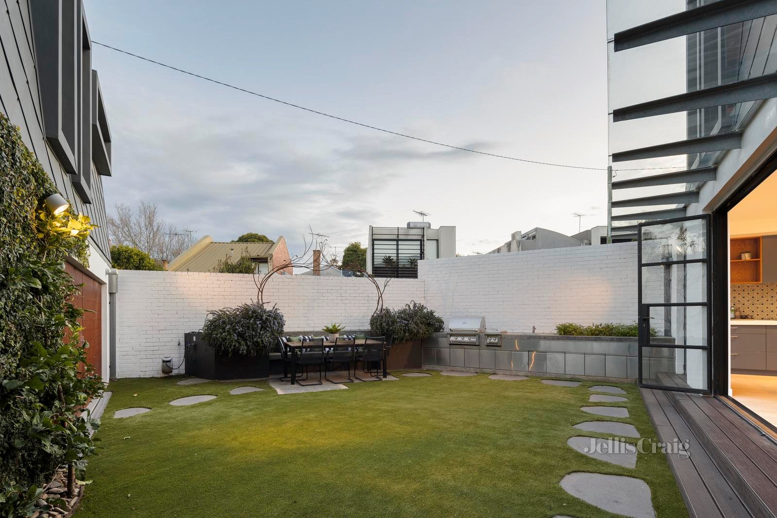 245 Bridport Street West, Albert Park image 14