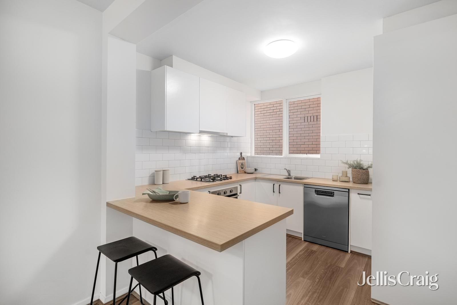 2/45 Evansdale Road, Hawthorn image 2