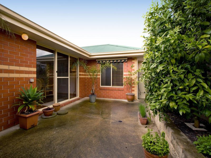 2/45 Kidgell Street, Lilydale image 8