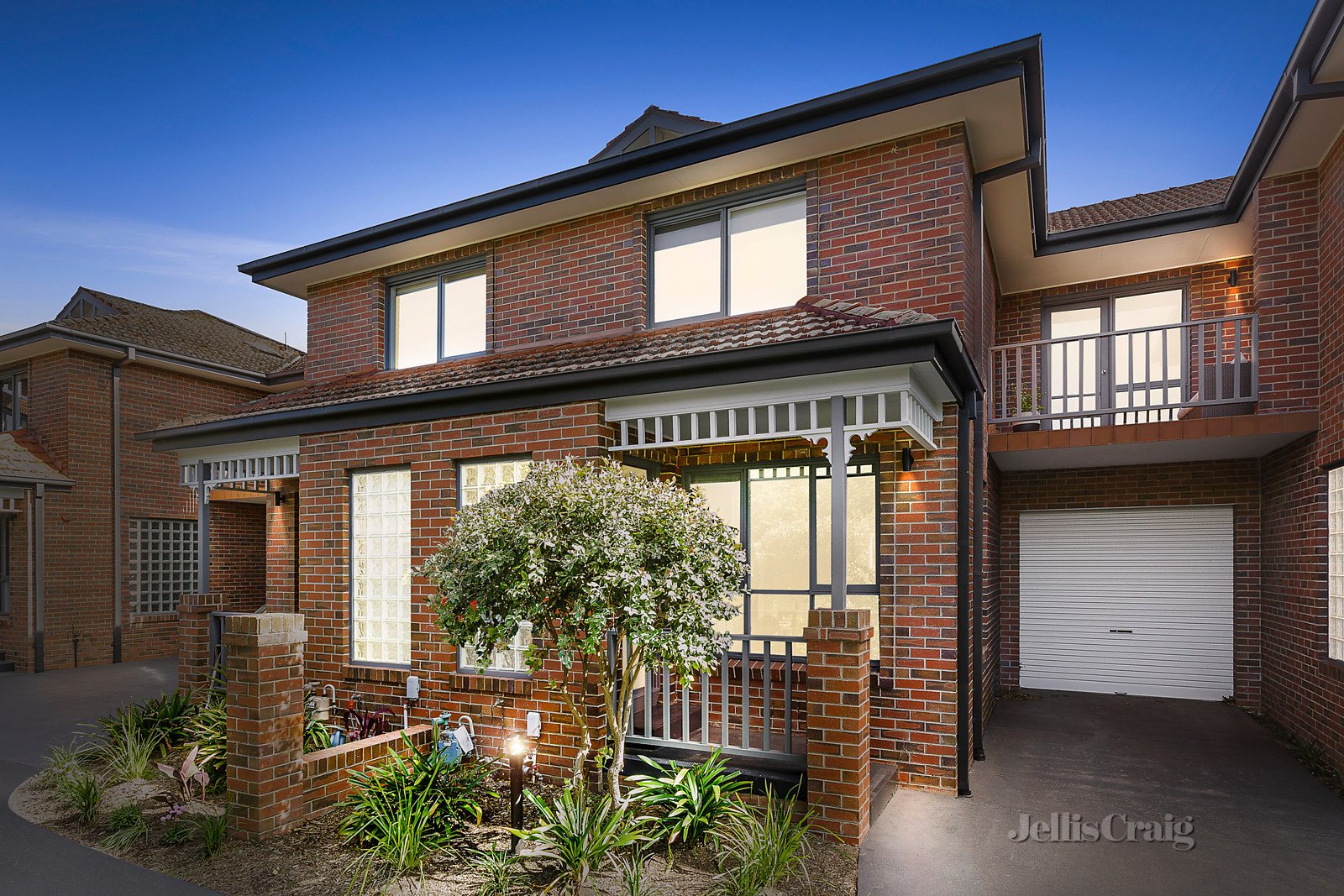 2/45 Locksley Road, Ivanhoe image 1