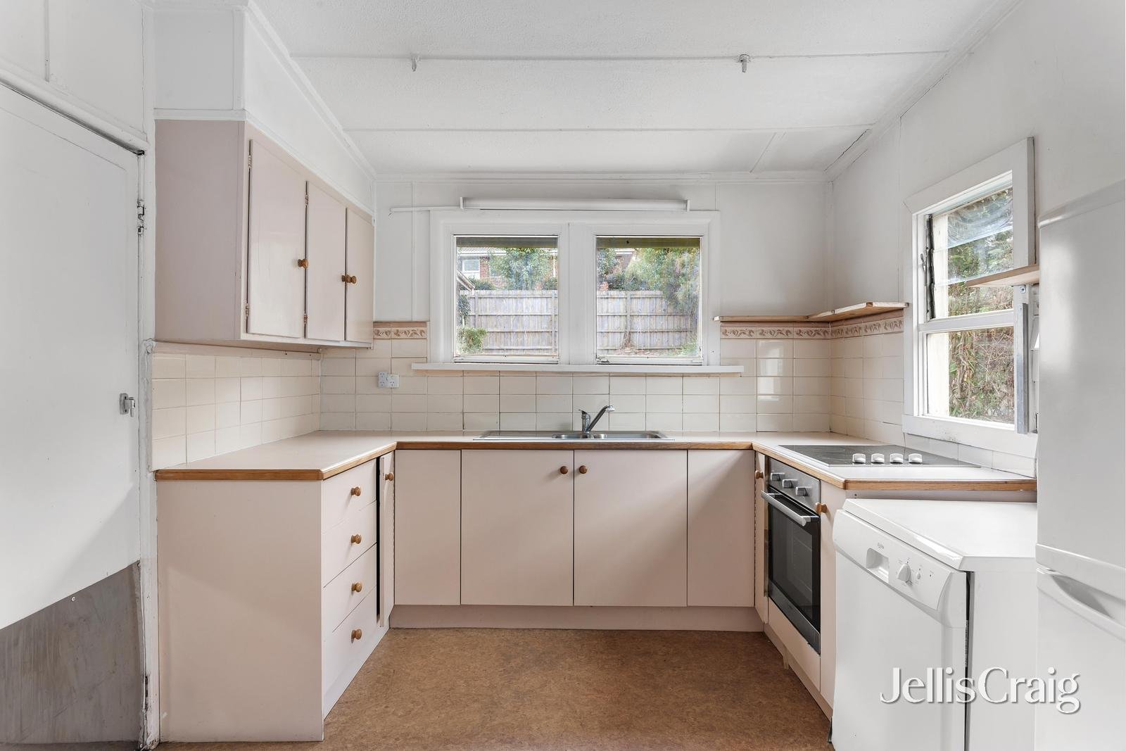 245 Mont Albert Road, Surrey&nbsp;Hills image 3