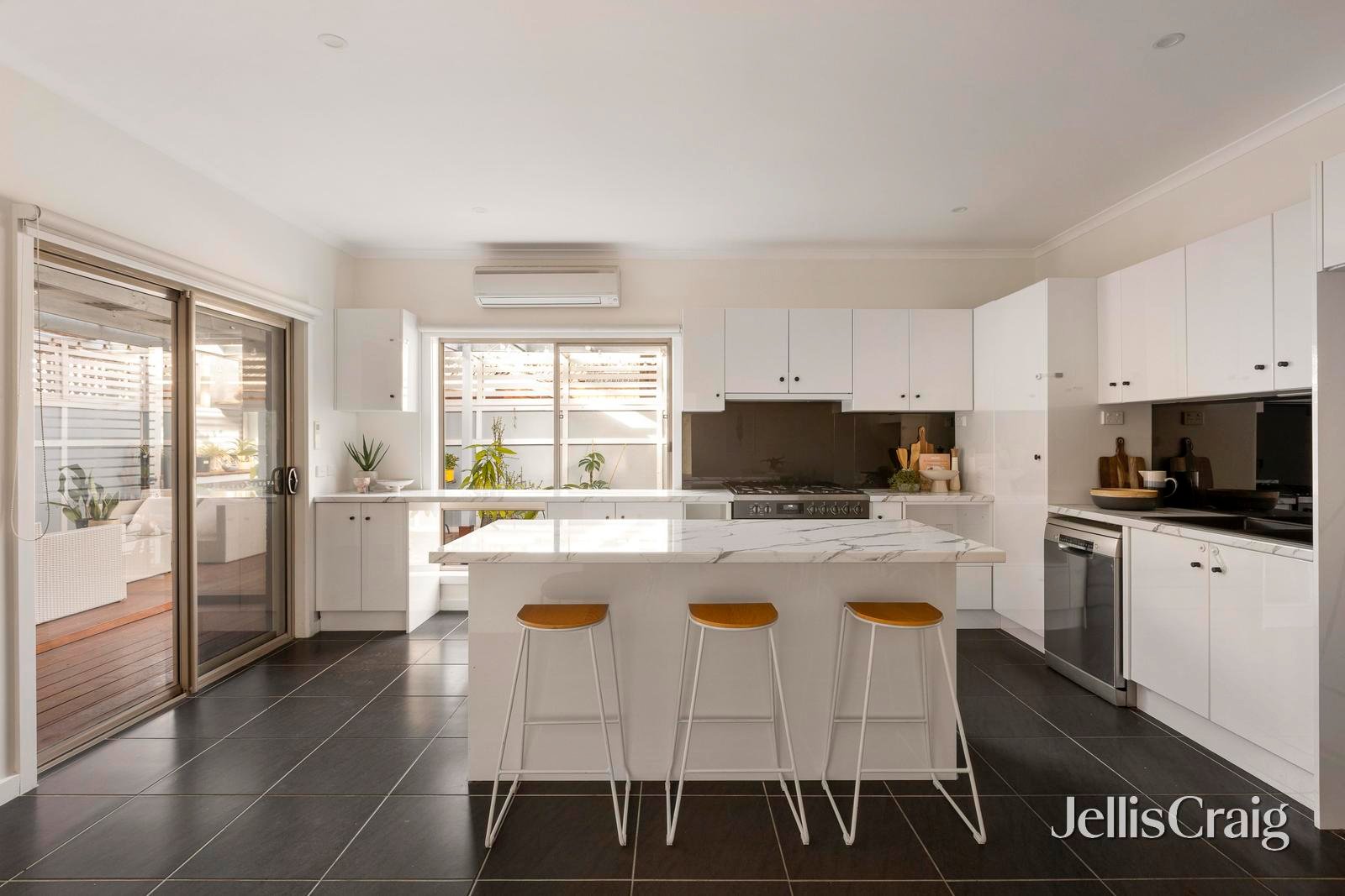 2/45 Rufus Street, Epping image 5