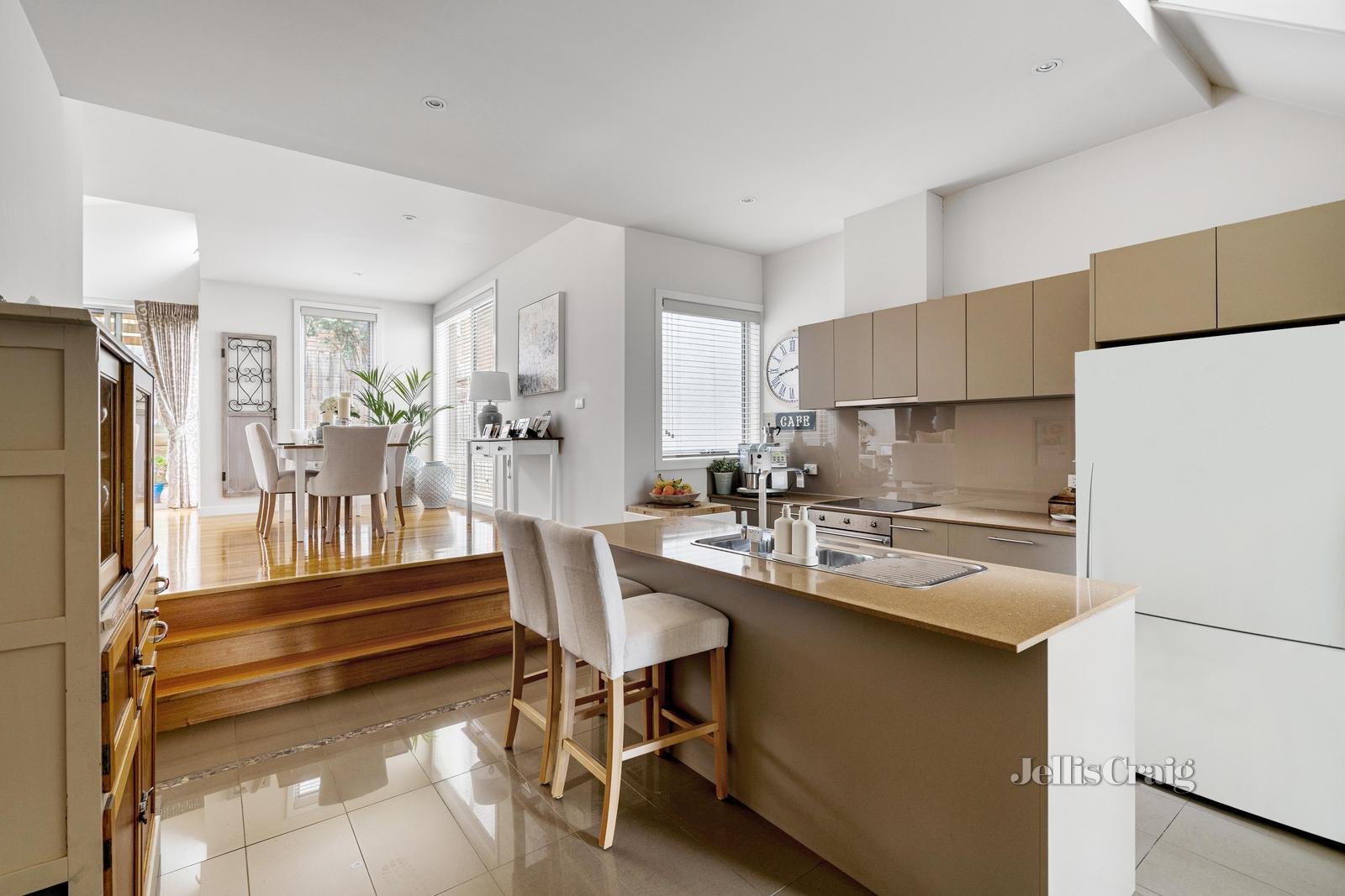 2/45 Sherbourne Road, Montmorency image 5