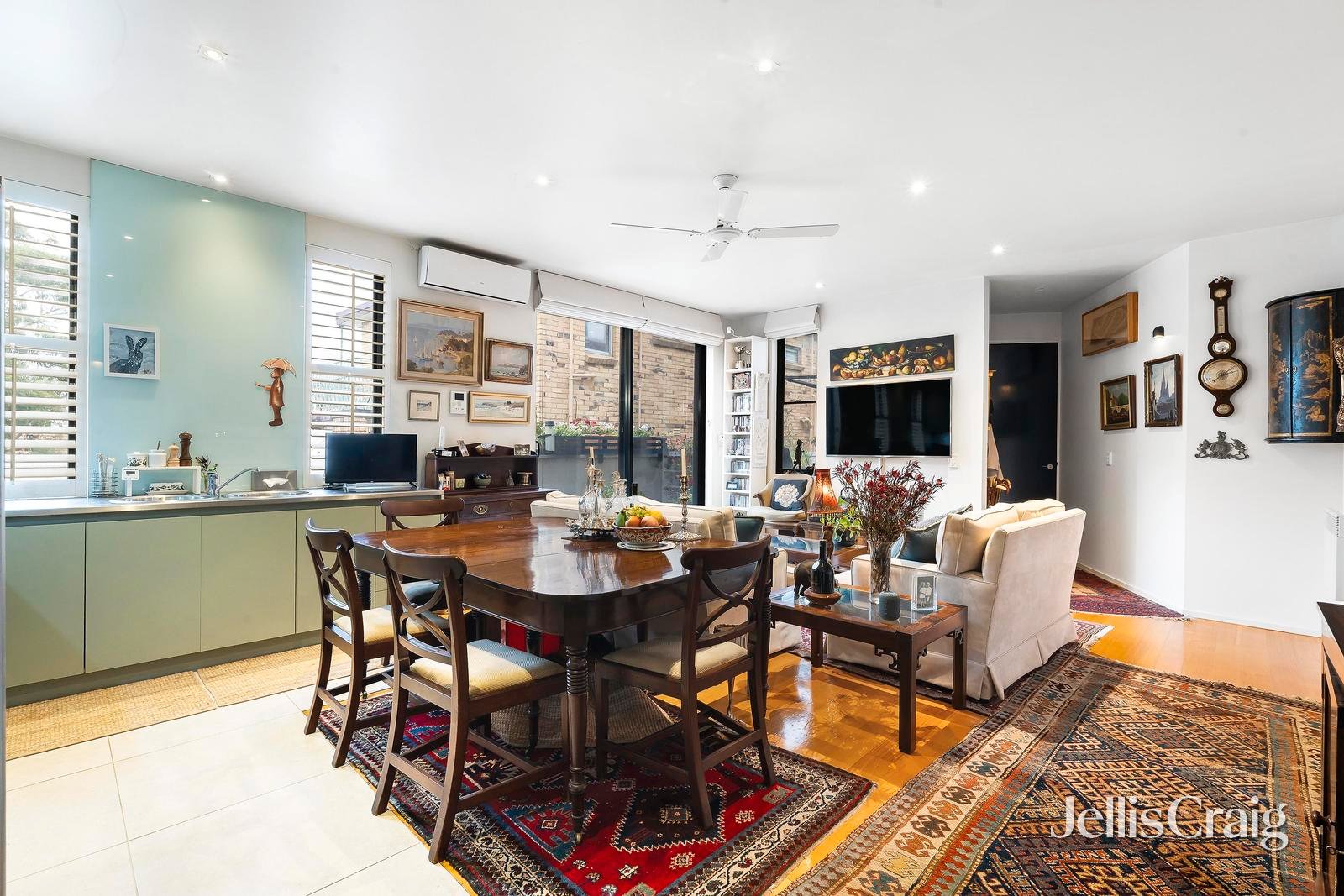 2/45 Spenser Street, St&nbsp;Kilda image 3