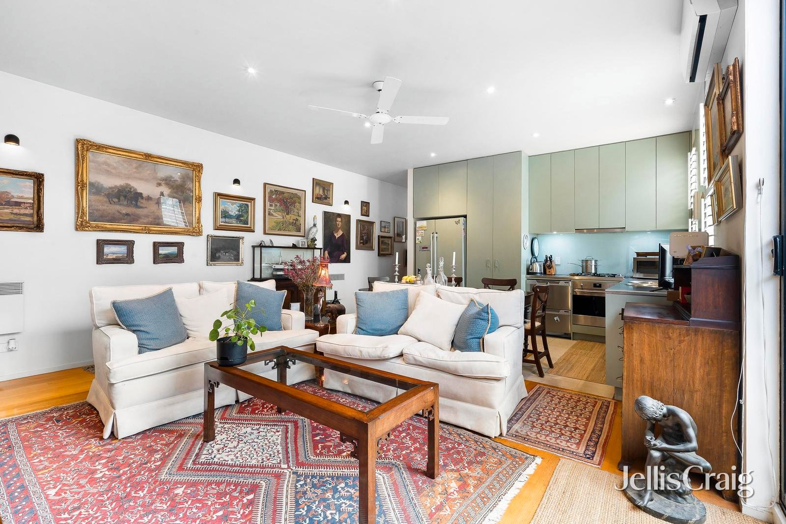 2/45 Spenser Street, St&nbsp;Kilda image 4