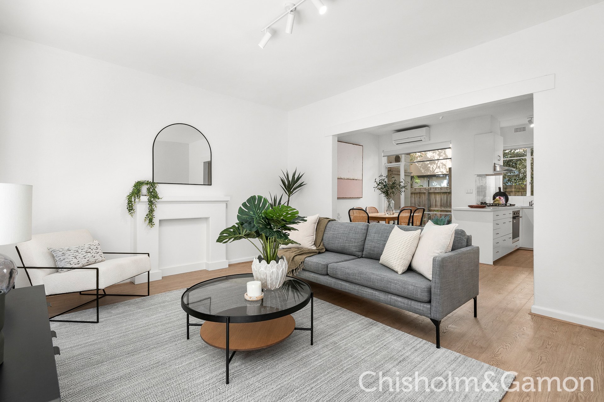 2/45 Spray Street, Elwood image 1