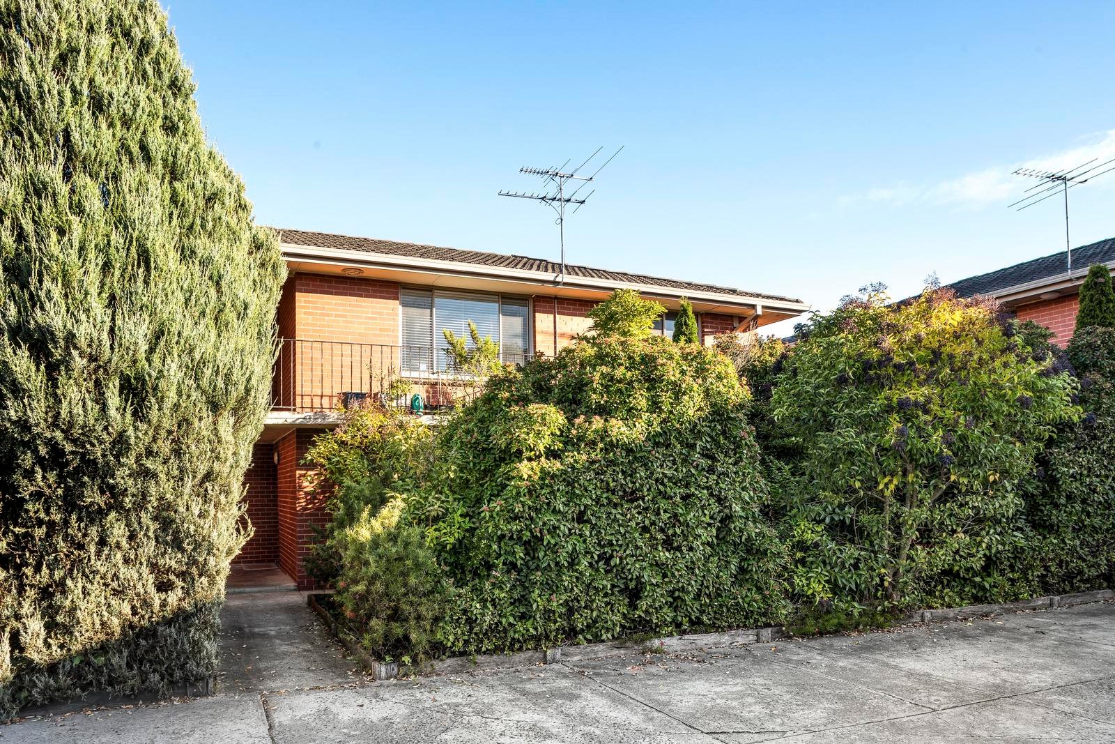 2/45 St Elmo Road, Ivanhoe image 2