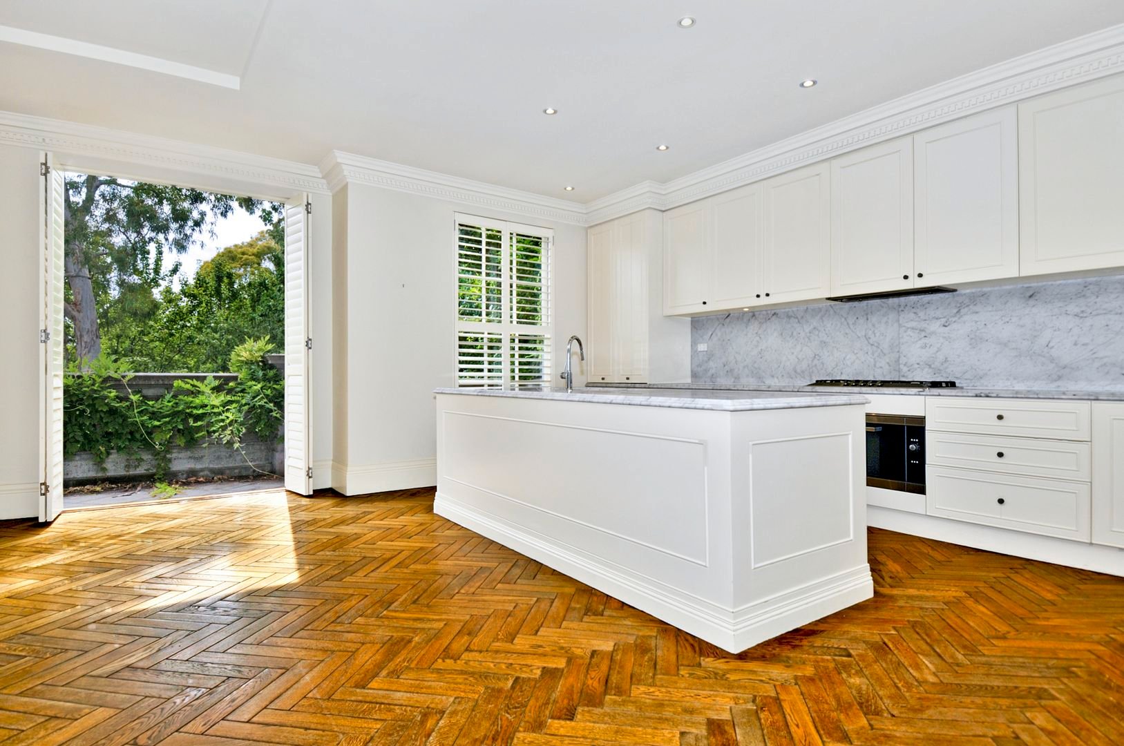 2/45 St Georges Road, Toorak image 5