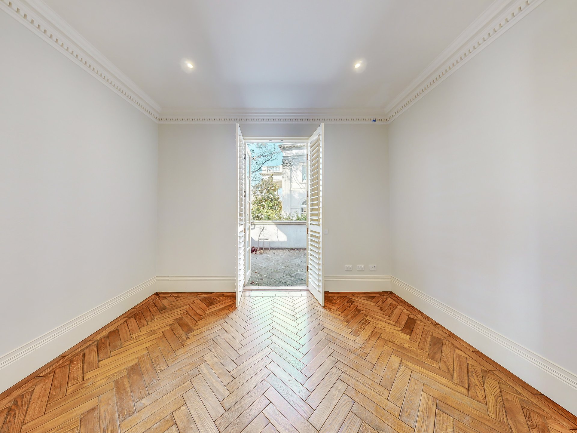 2/45 St Georges Road, Toorak image 4