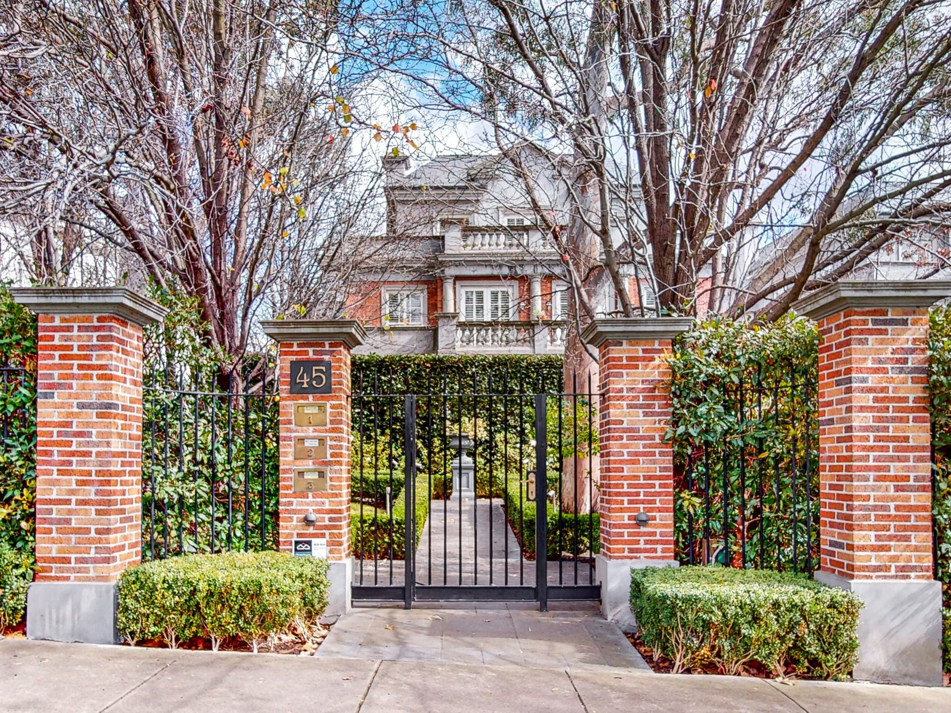 2/45 St Georges Road, Toorak image 1