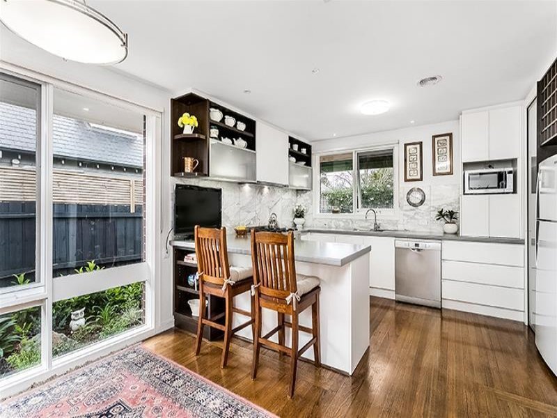 2/45 Wattle Valley Road, Canterbury image 3