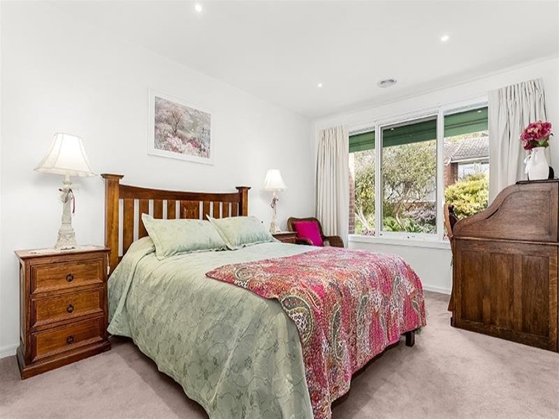 2/45 Wattle Valley Road, Canterbury image 4