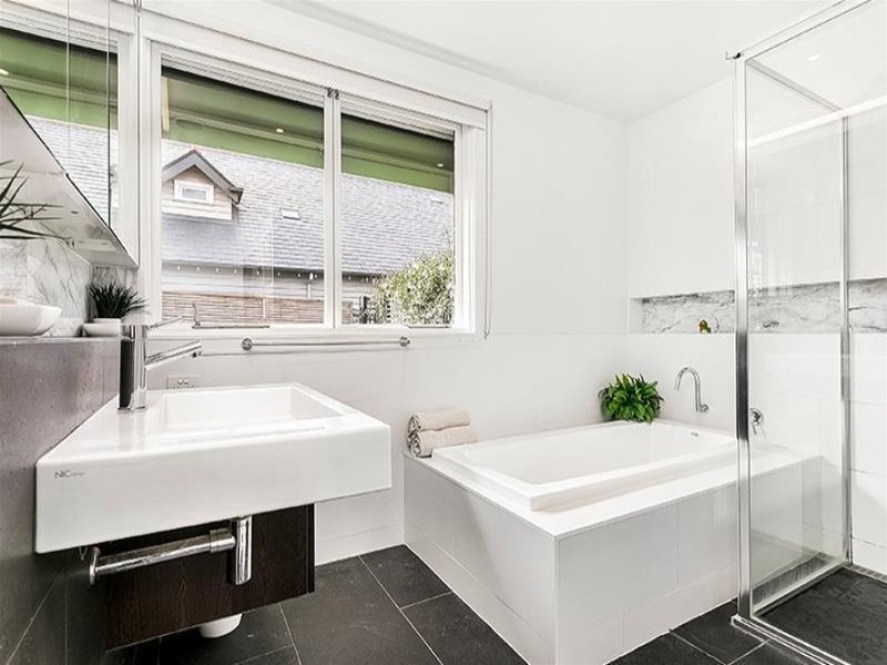 2/45 Wattle Valley Road, Canterbury image 5