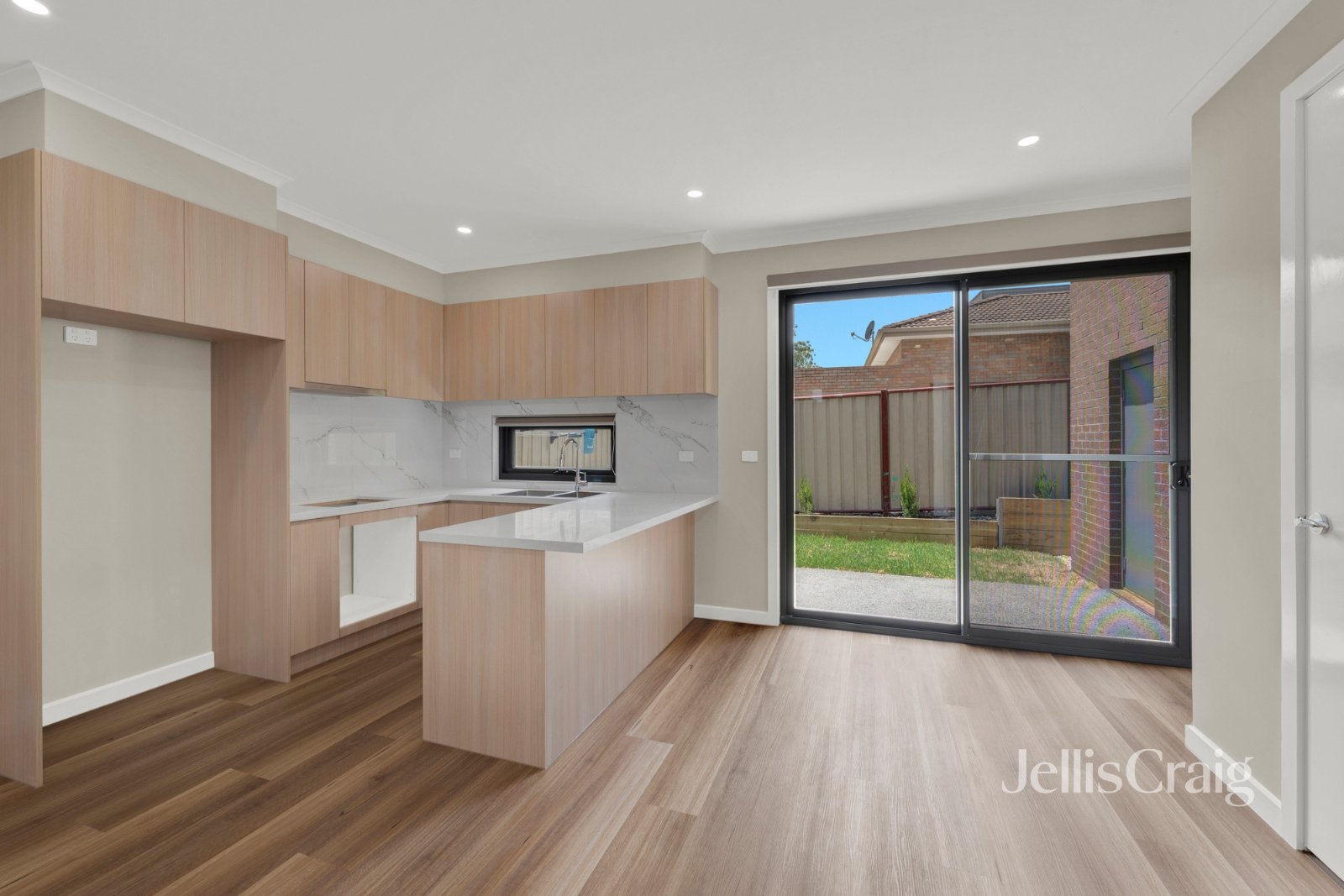 2/46 Carbeena Parade, Heidelberg&nbsp;West image 2