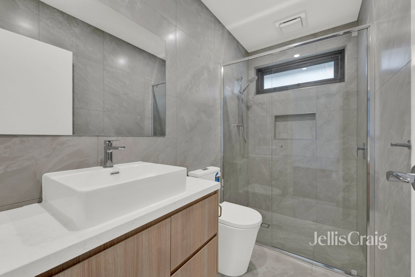 2/46 Carbeena Parade, Heidelberg&nbsp;West image 5
