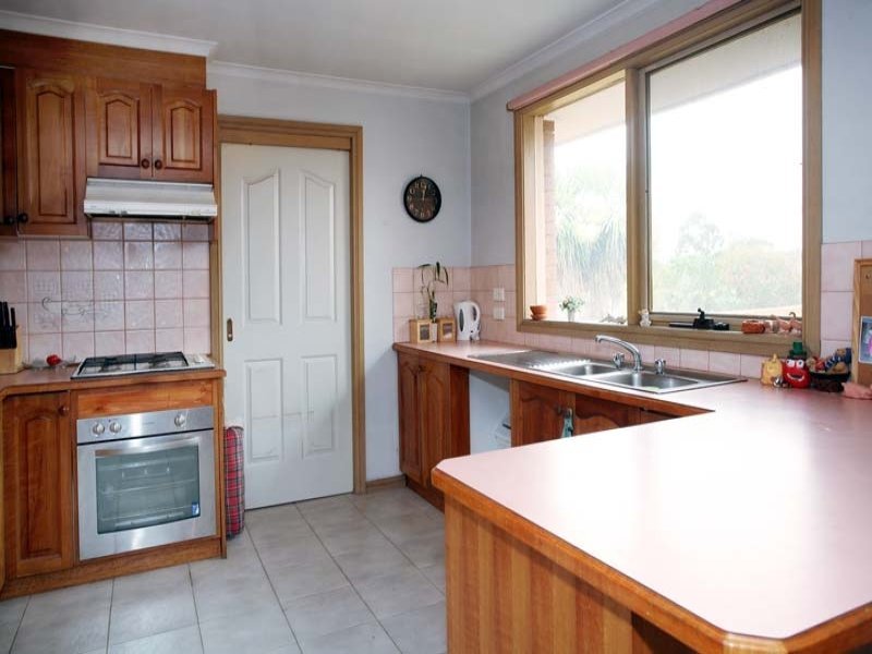 2/46 Karen Street, Box Hill North image 2