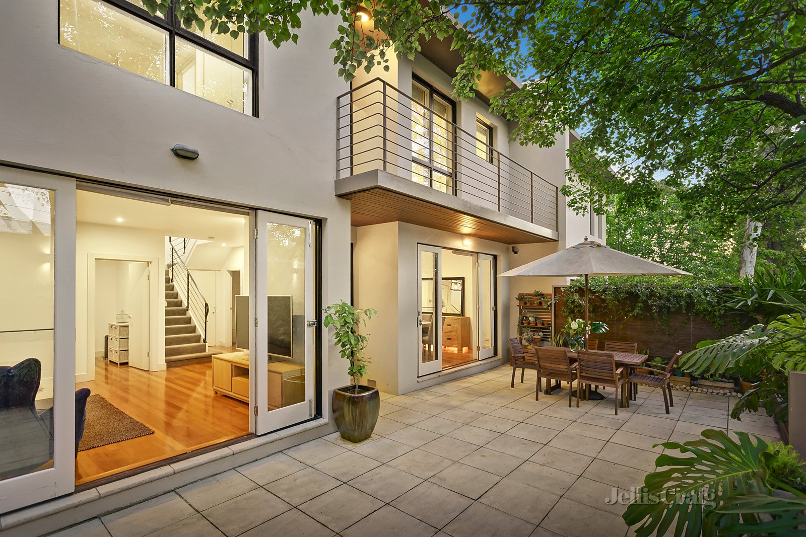 2/46 Riversdale Road, Hawthorn image 2