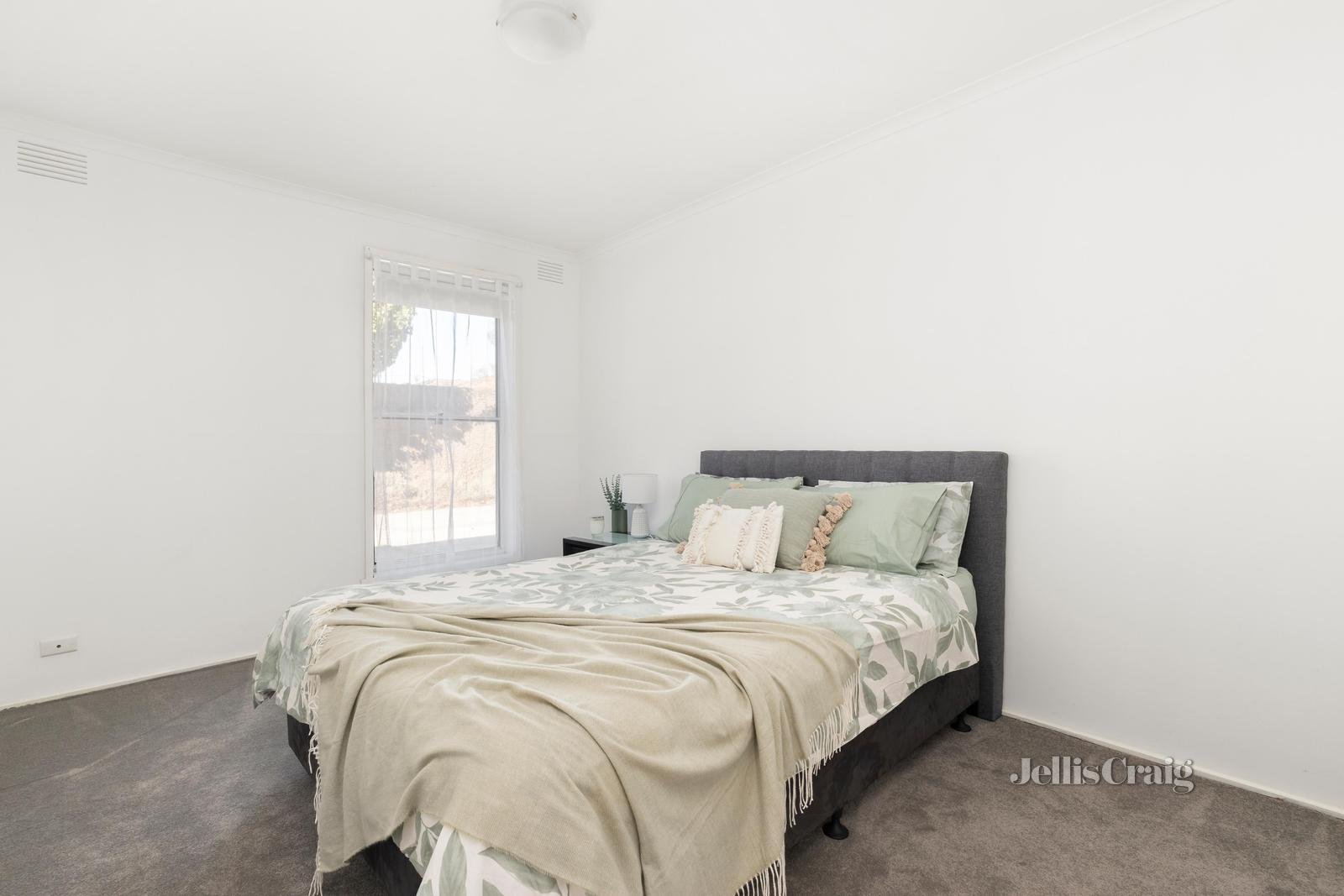 2/46 Warwick Road, Pascoe Vale image 5