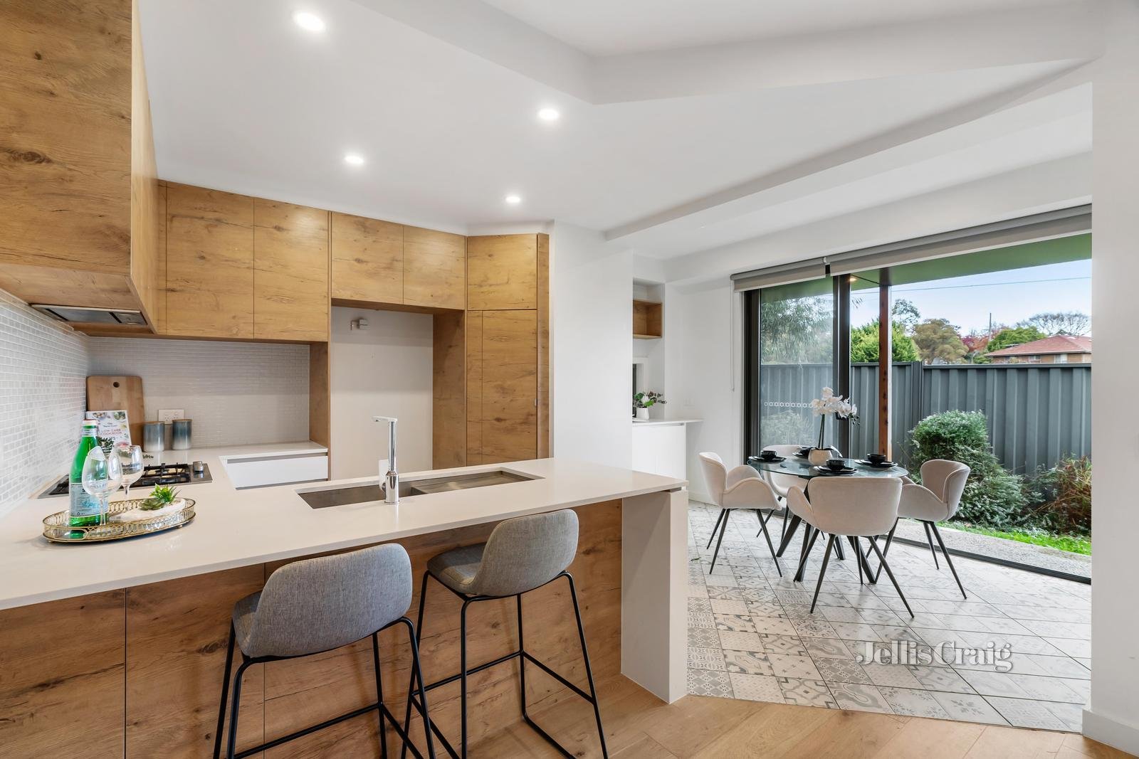 2/46 Wilga Street, Mount Waverley image 5
