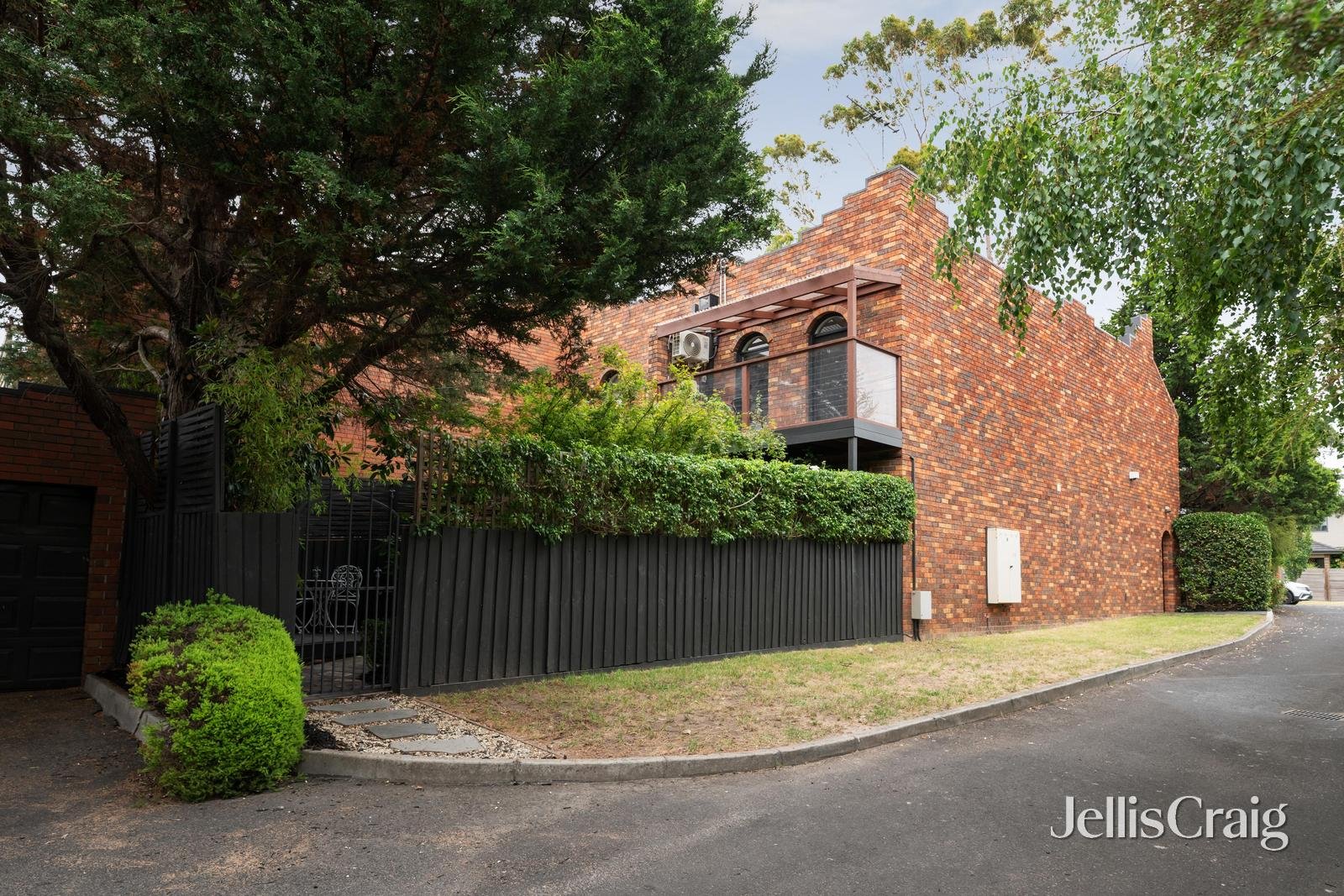 2/460 Middleborough Road, Blackburn image 8