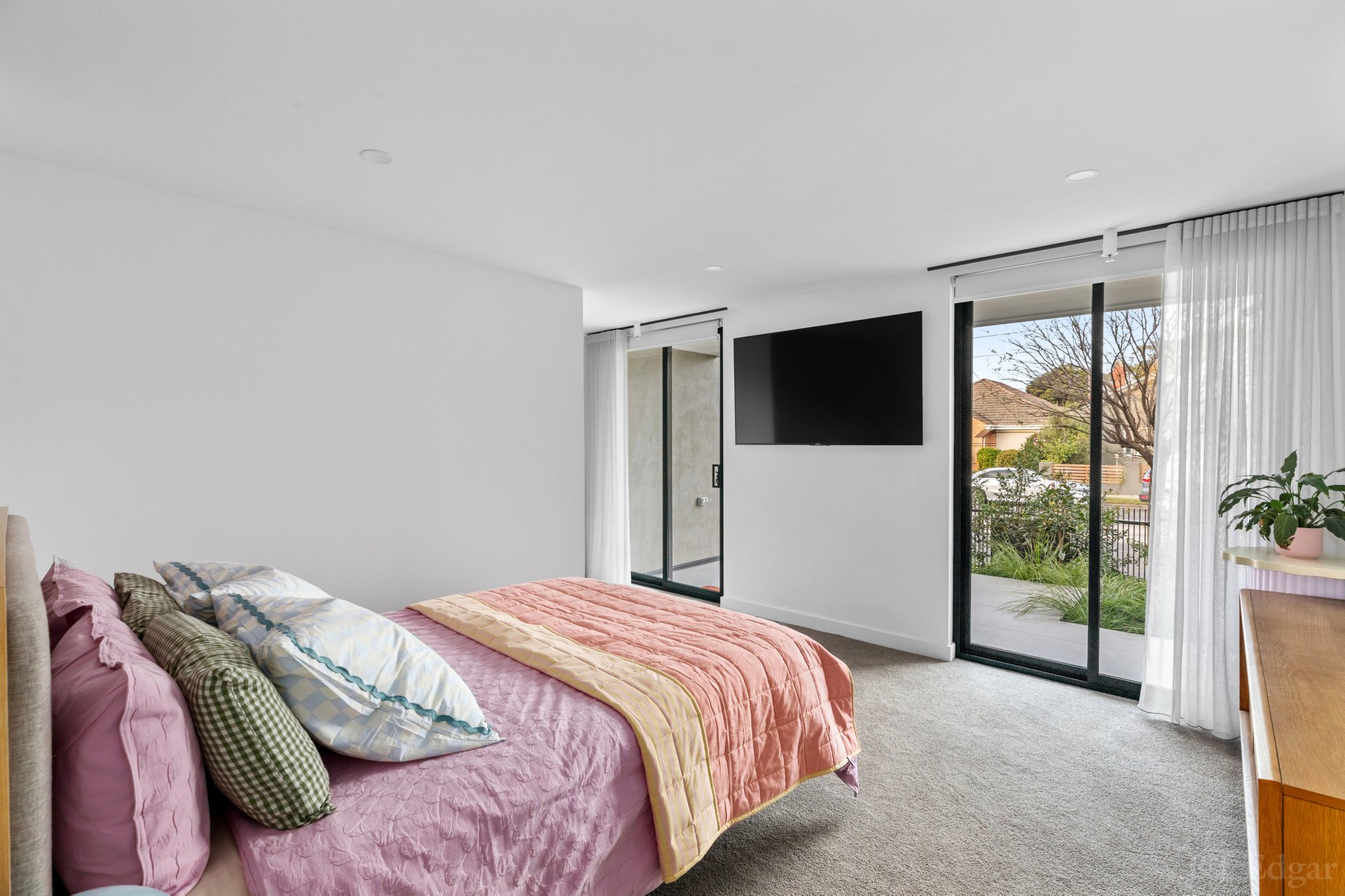 Property Gallery Thumbnail 12