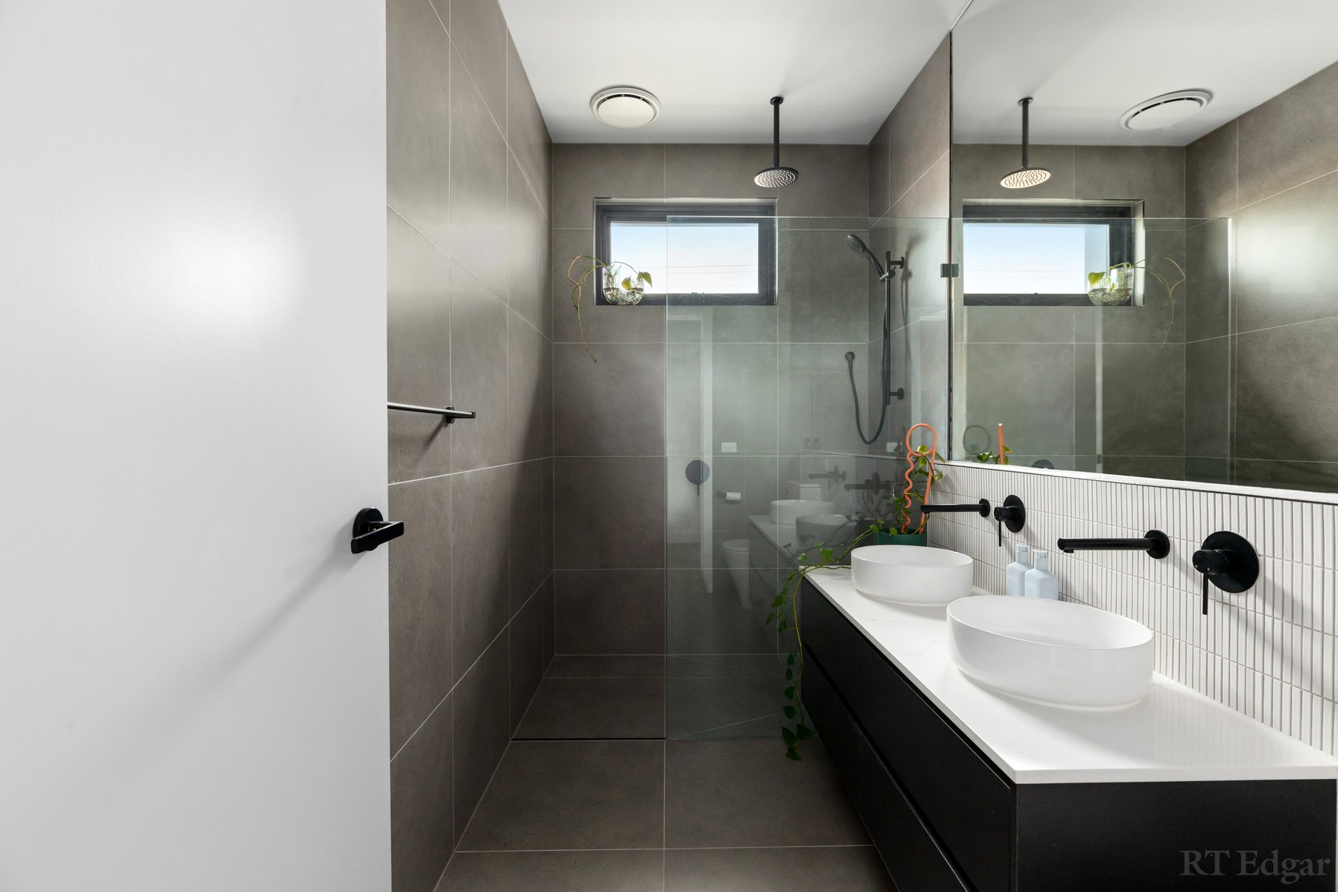 Property Gallery Thumbnail 16