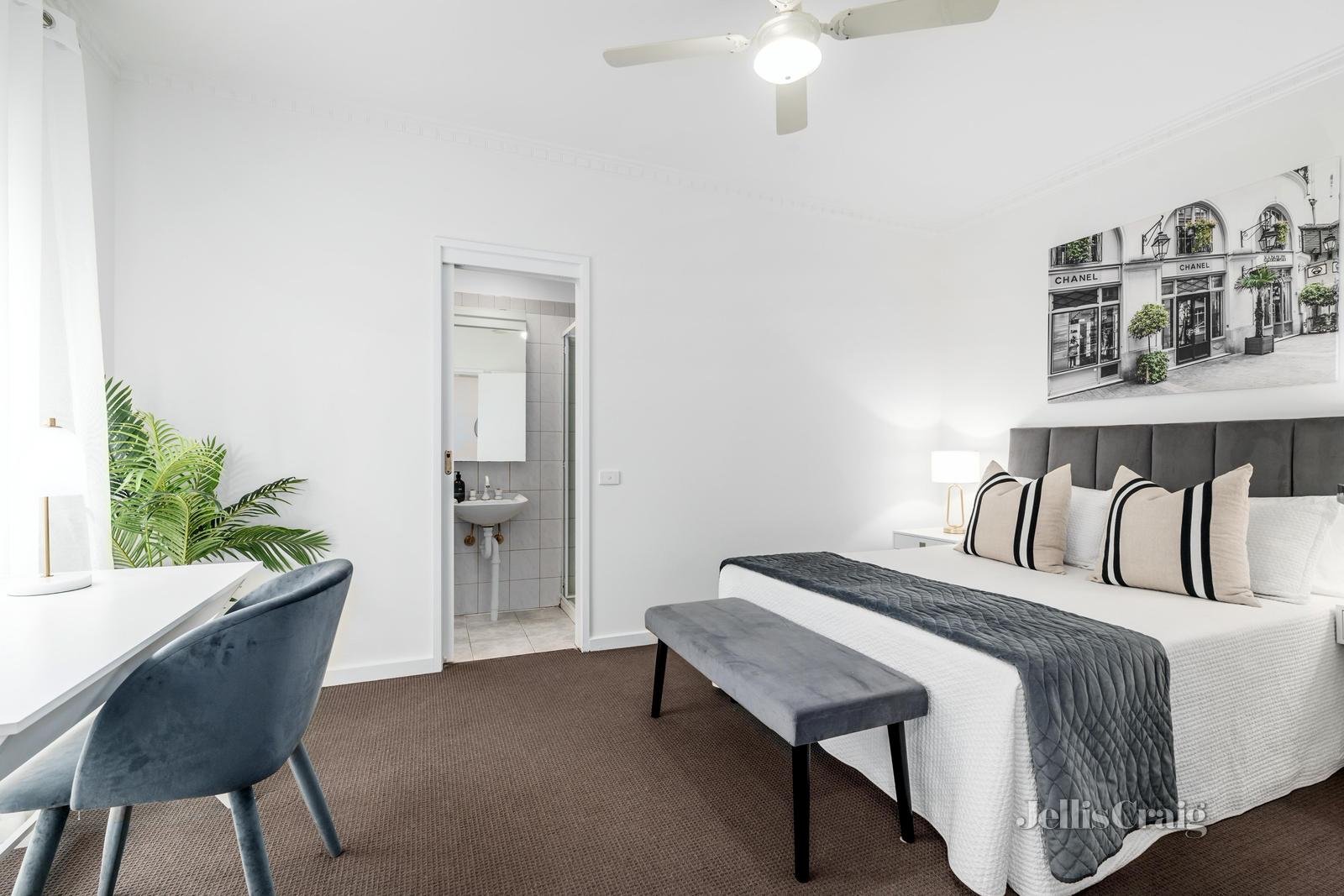 2/46a Oxley Road, Hawthorn image 3