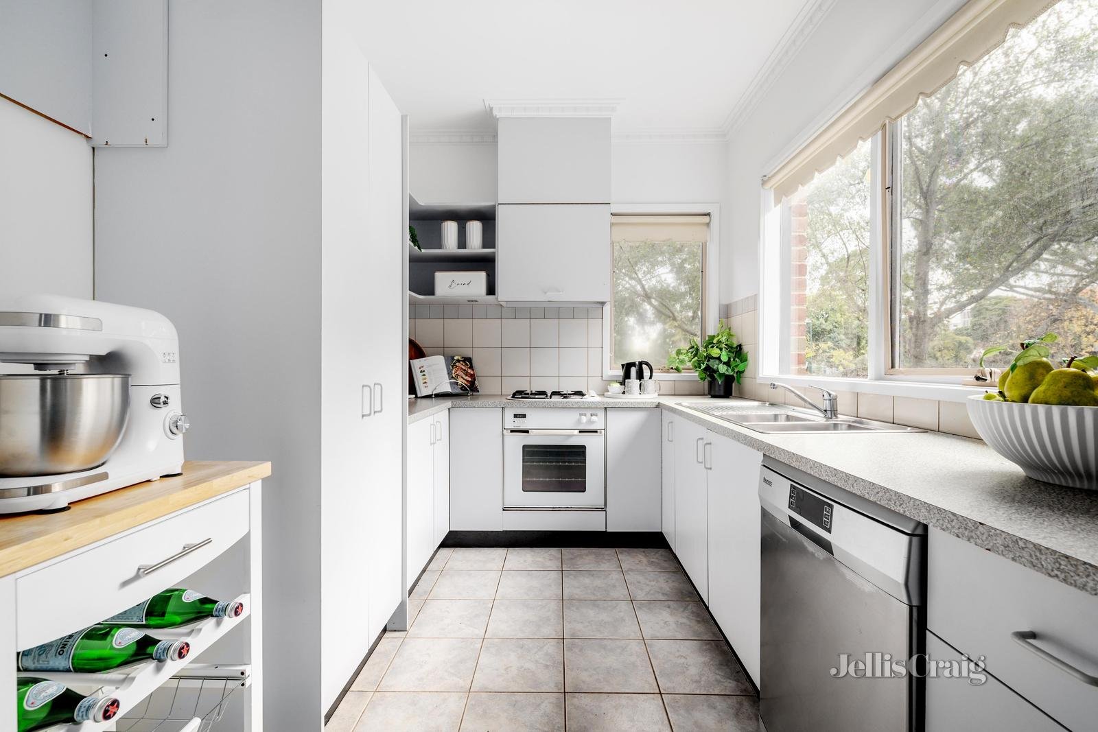 2/46a Oxley Road, Hawthorn image 6