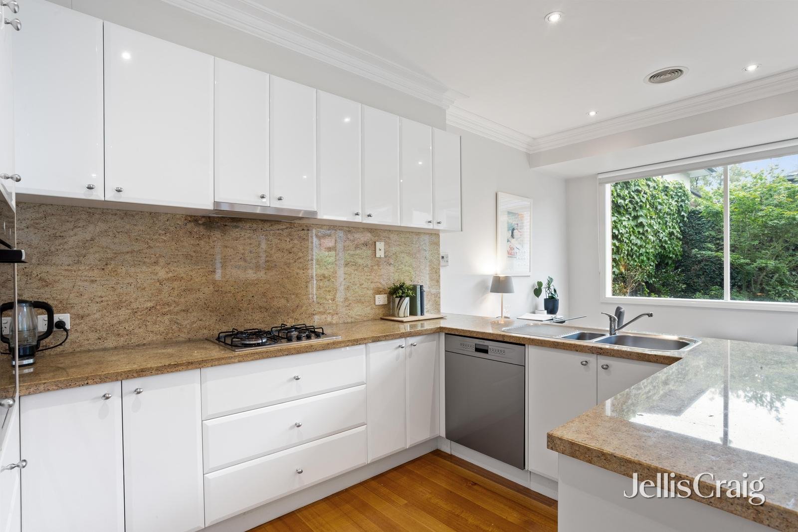 2/47 Cornell Street, Camberwell image 4