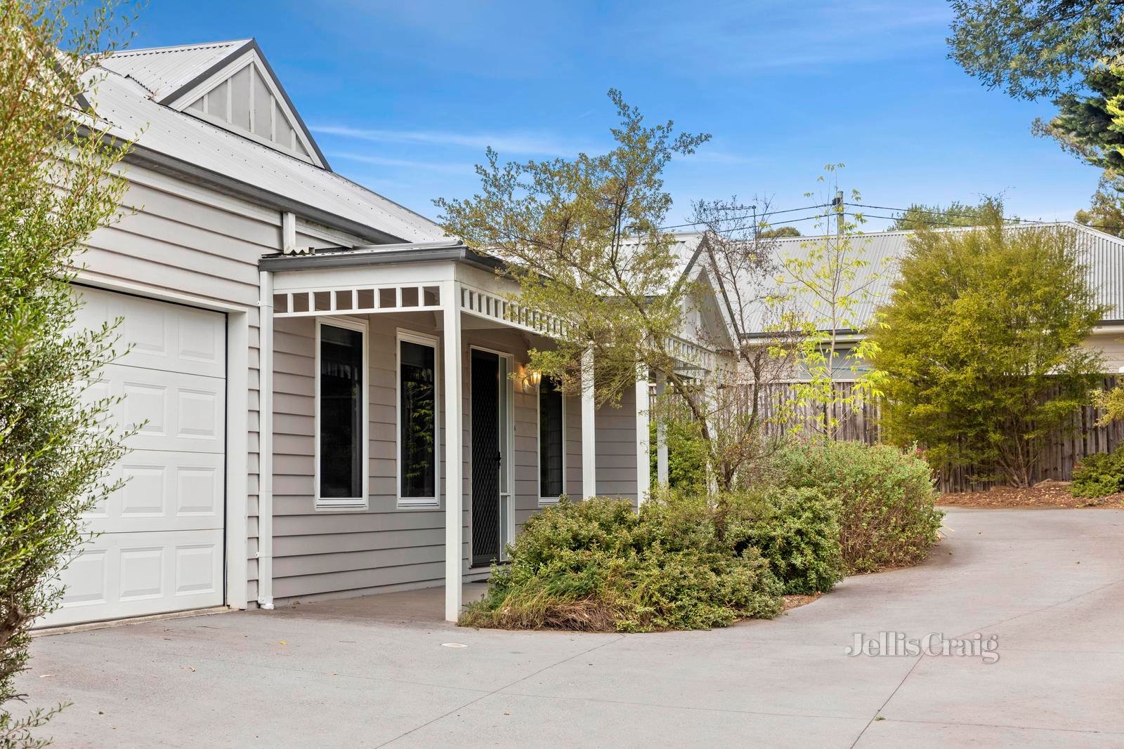 2/47 High Street, Woodend image 2