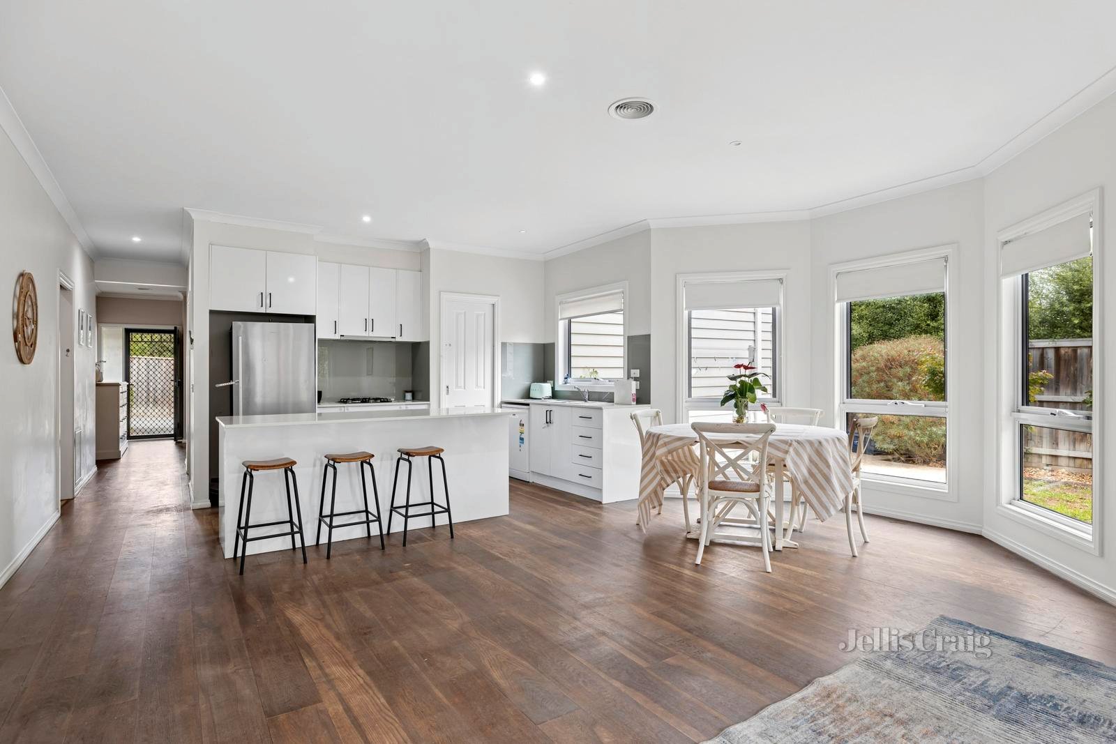 2/47 High Street, Woodend image 5