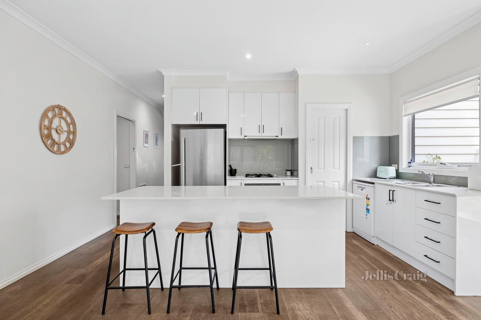 2/47 High Street, Woodend image 6