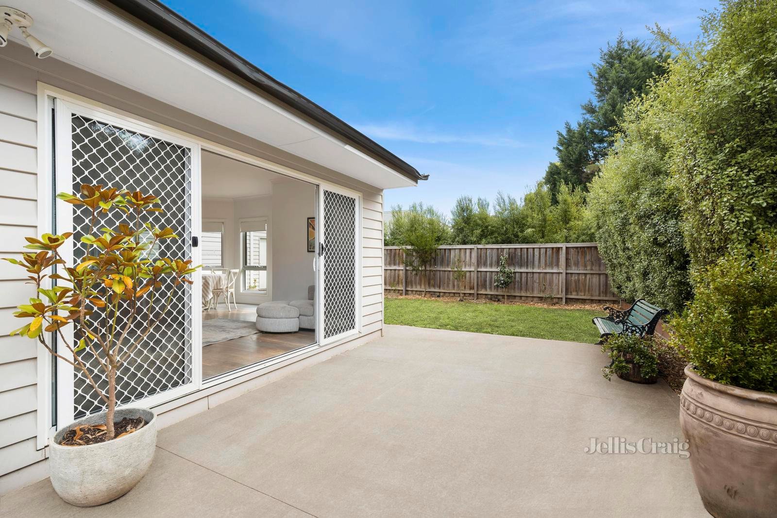 2/47 High Street, Woodend image 8