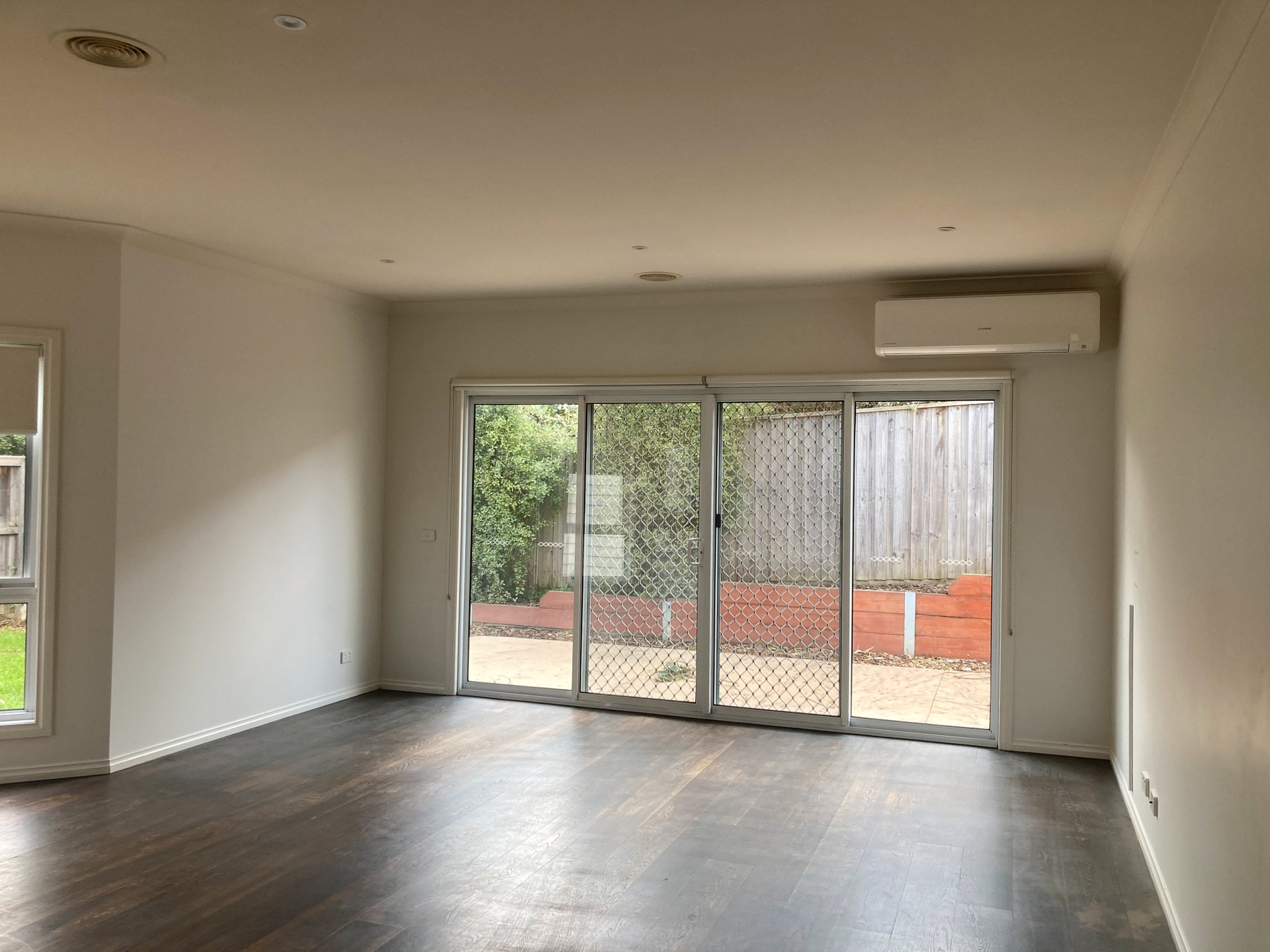 2/47 High Street, Woodend image 3