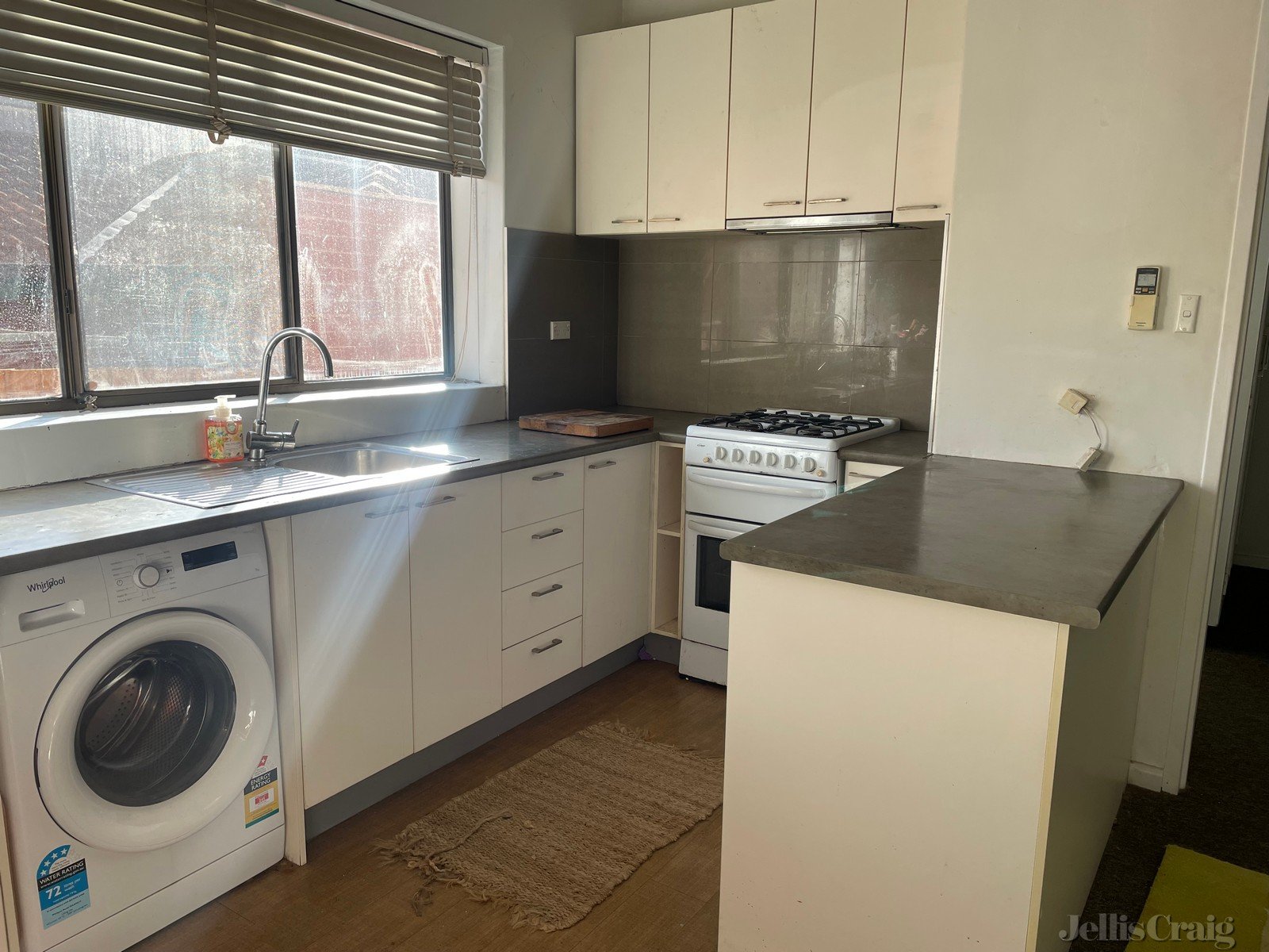2/47 Murray Street, Brunswick West image 2