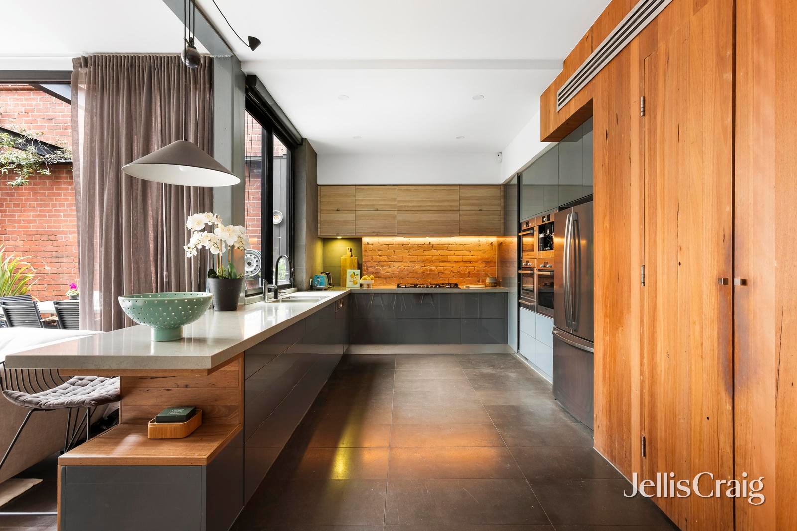 2/47 Ogrady Street, Albert Park image 8