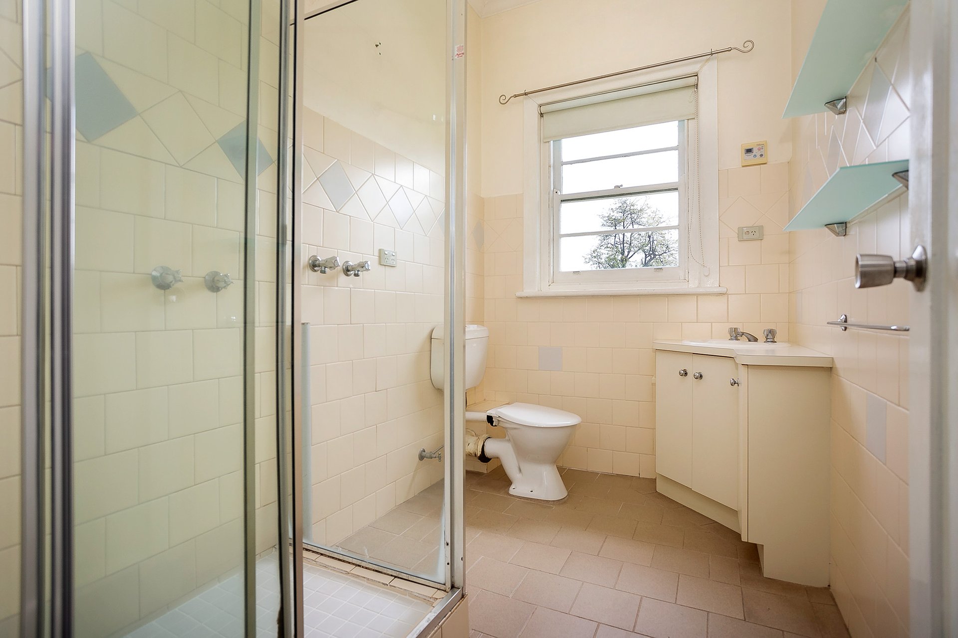 Property Gallery Thumbnail 6