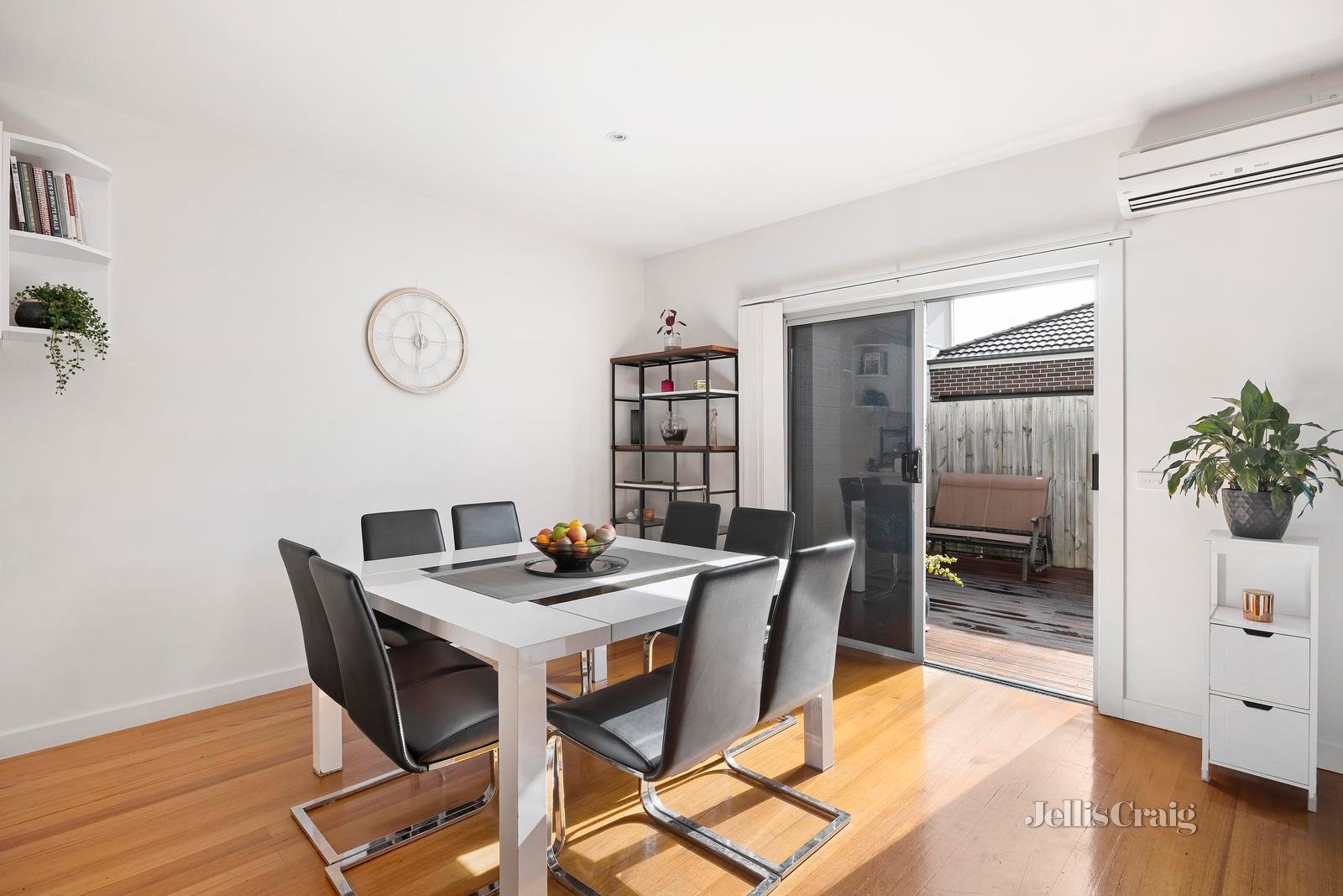 2/48 Blenheim Road, Newport image 4